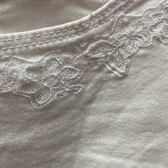 Womens Gloria Vanderbilt solid white stretch below knee deni shorts size 16 - Picture 2 of 5